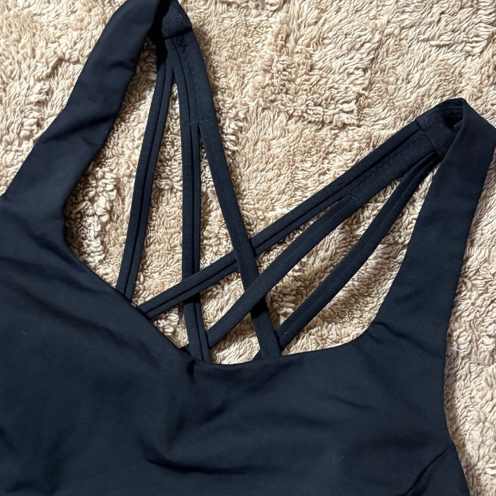 EXCELLENT Lululemon Free To Be Serene Black Sports Bra 6 C/D Cup Strappy Back - Picture 6 of 9